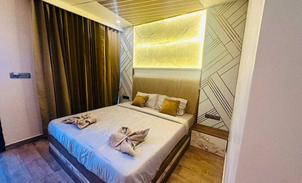 Deluxe Room Stay AC