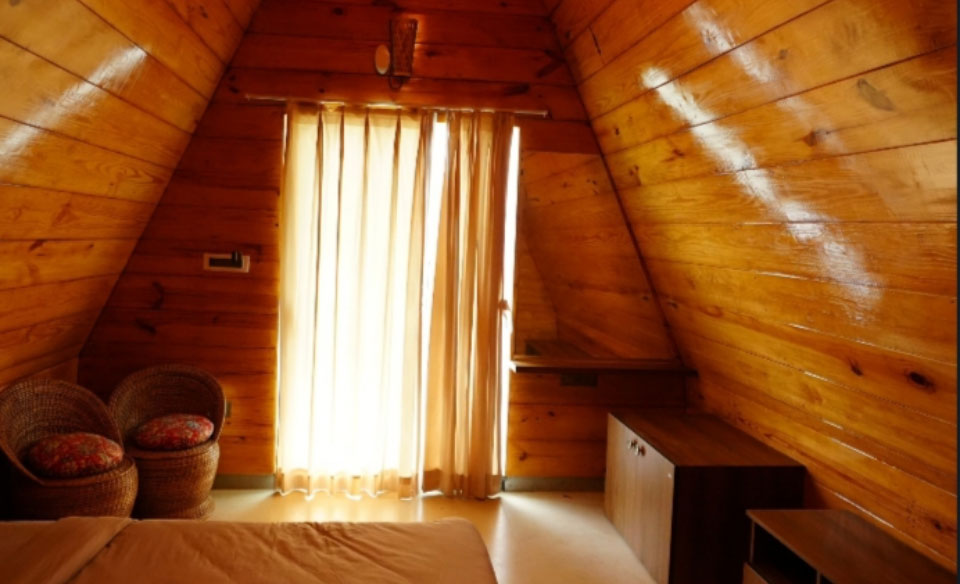 Hut Room Stay AC