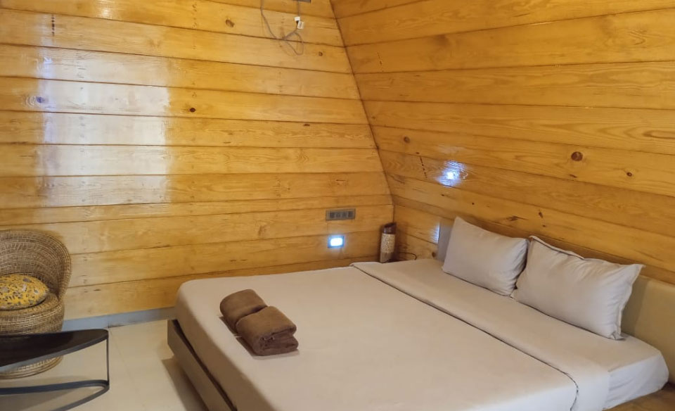 Hut Room Stay AC