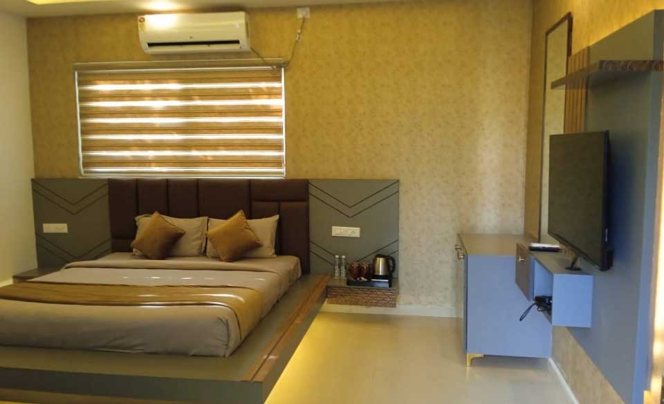 Premium Deluxe Room Stay AC