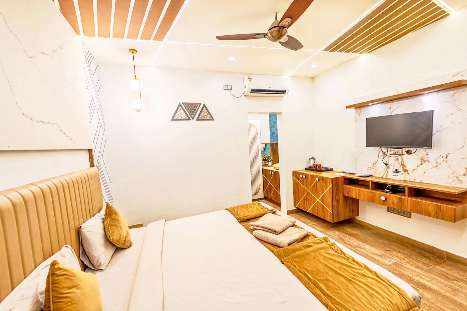 Deluxe AC Room photo 2