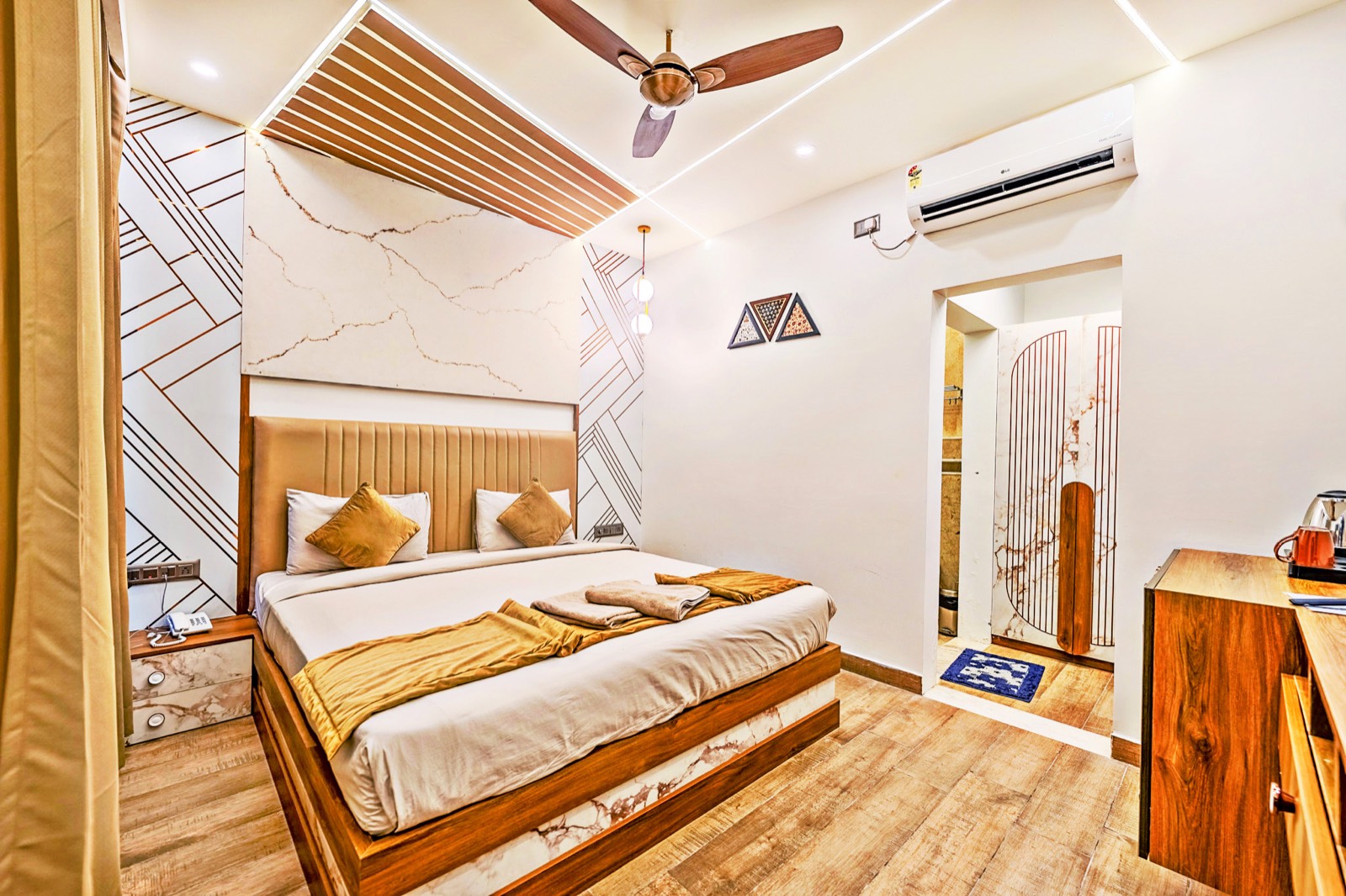 Deluxe AC Room photo 3